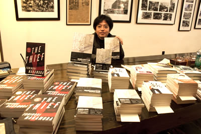 芥川賞受賞作家・中村文則さん 全米ツアーの一環で朗読会を開催 