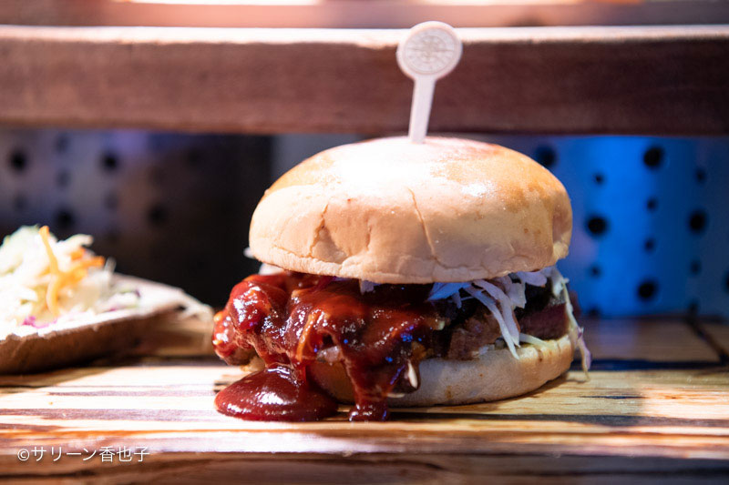 holy-smoke-bbq-burger