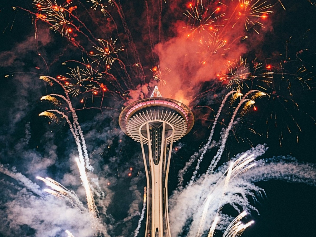 space-needle-new-year-2